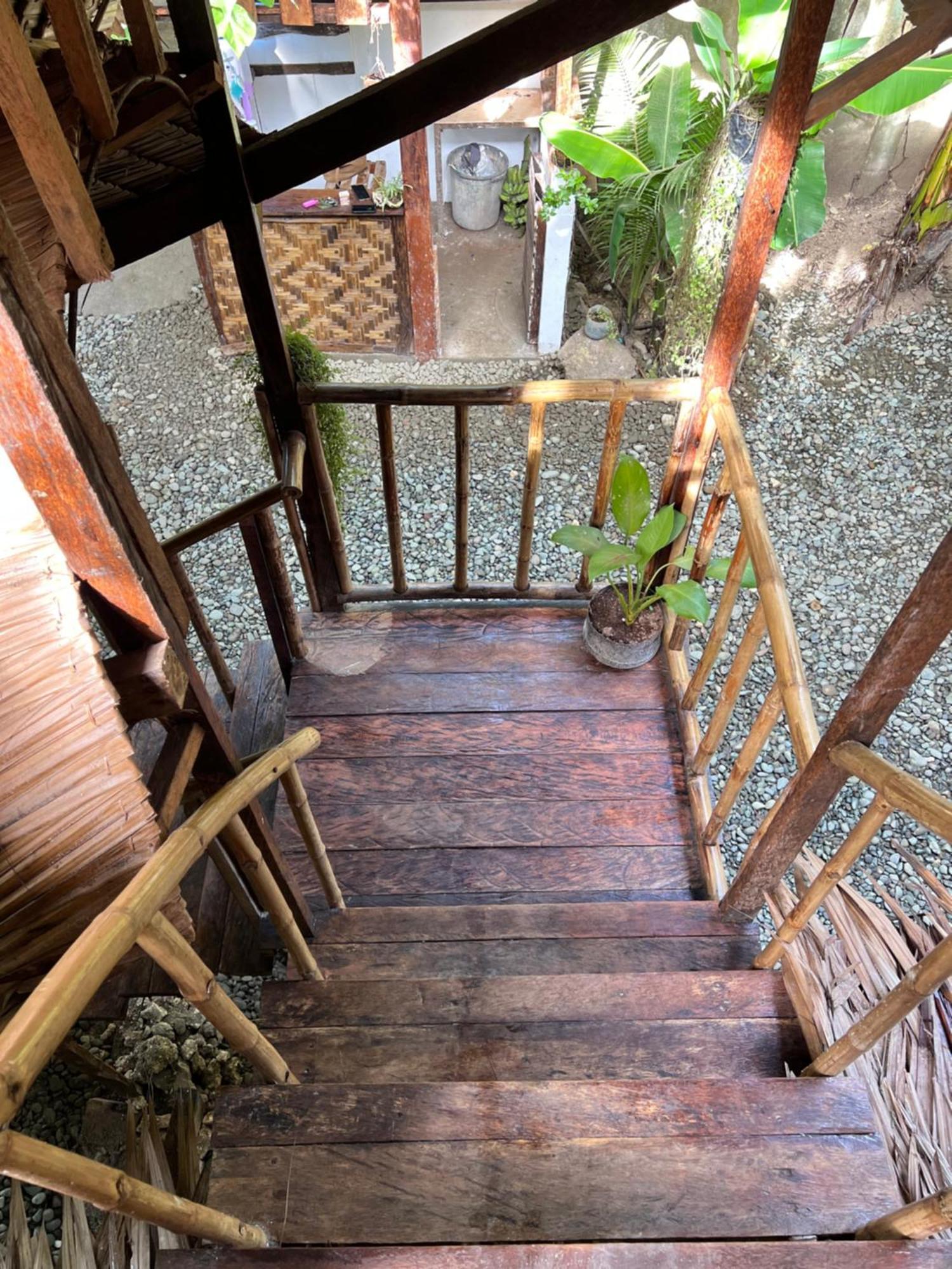 卢纳将军城 Wave Retreat旅舍 外观 照片