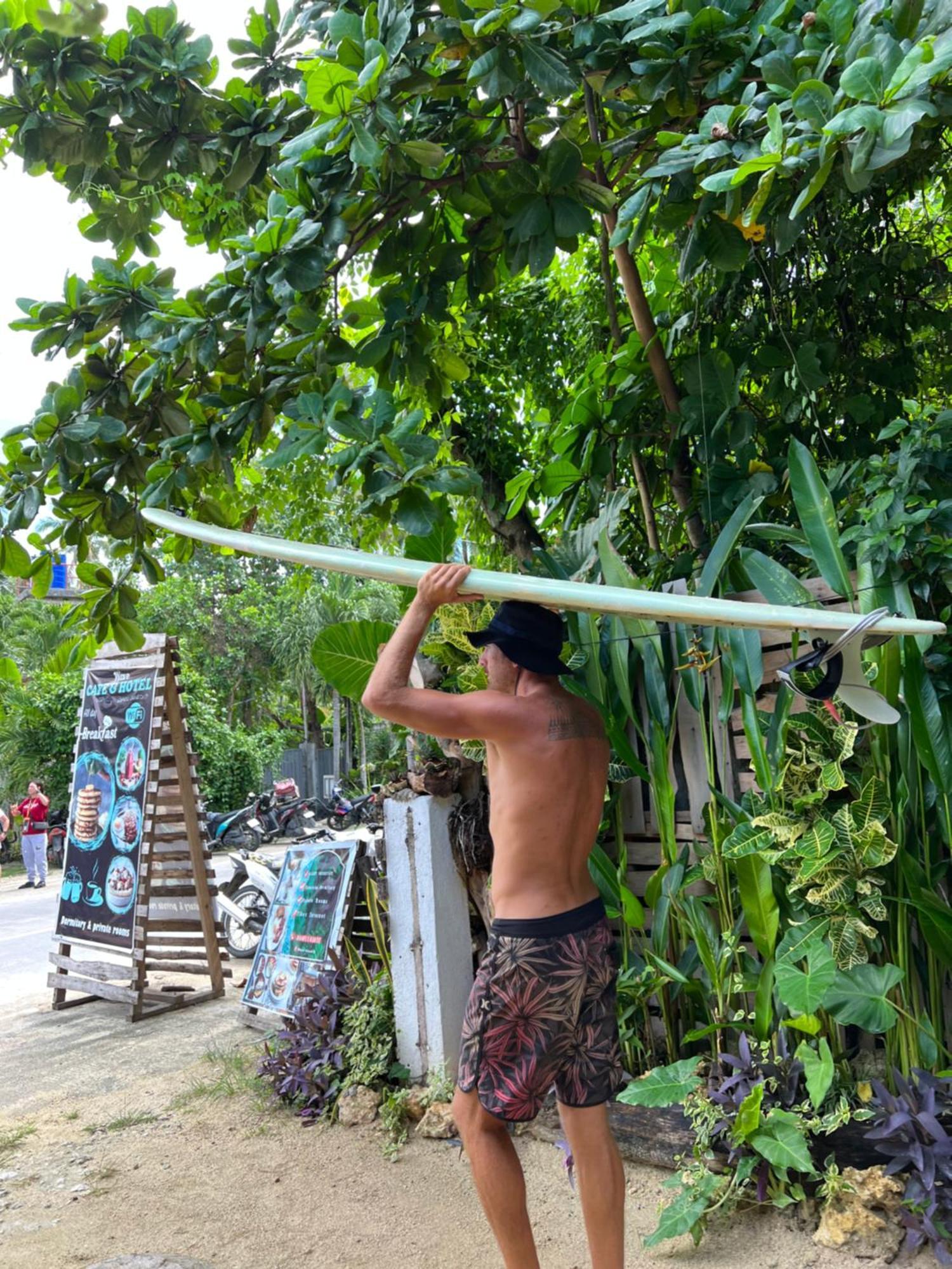 卢纳将军城 Wave Retreat旅舍 外观 照片