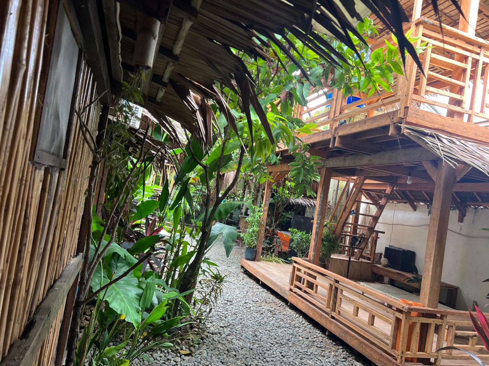 卢纳将军城 Wave Retreat旅舍 外观 照片
