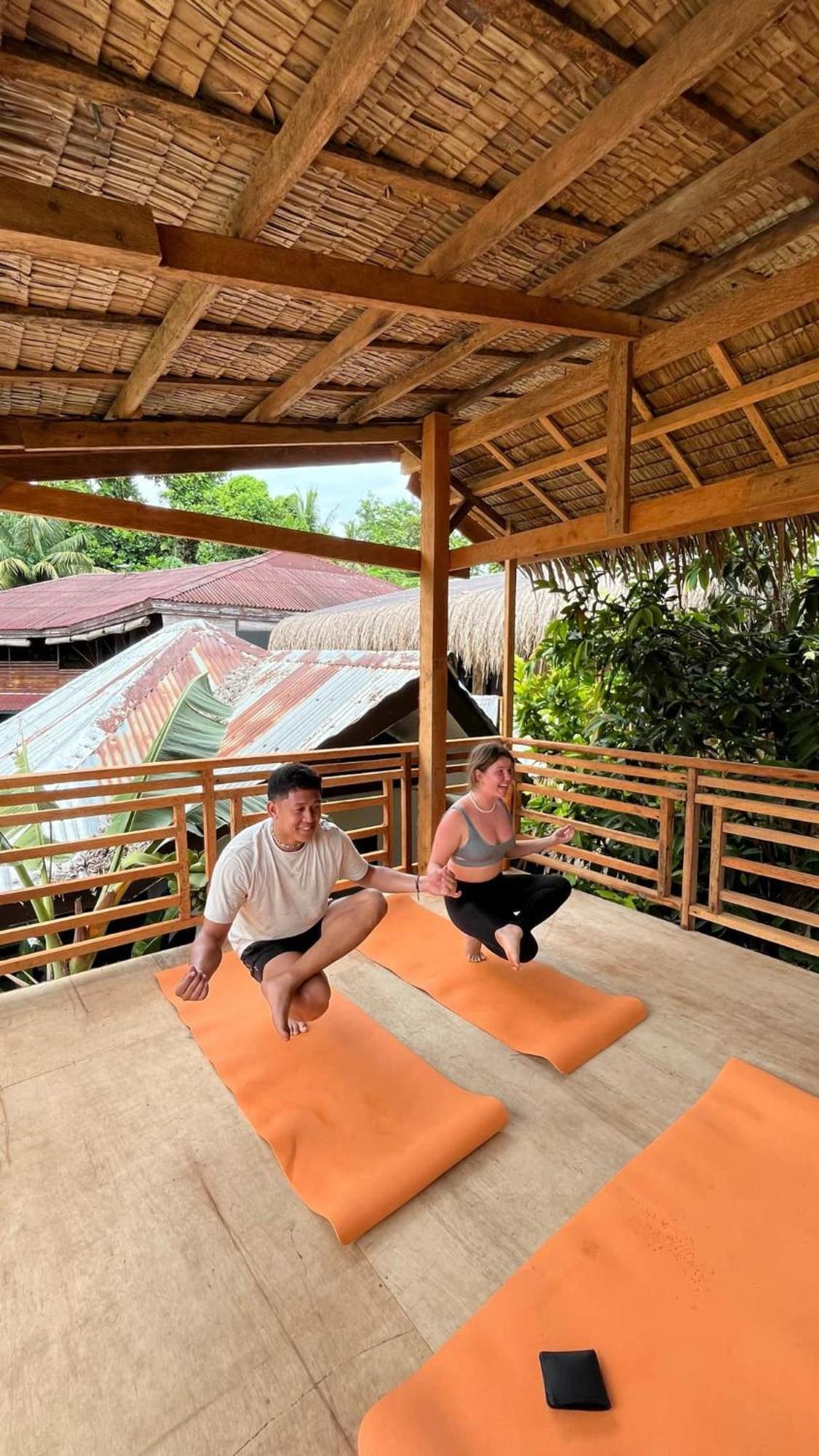 卢纳将军城 Wave Retreat旅舍 外观 照片